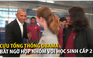 Cựu tổng thống Obama bất ngờ họp nhóm với học sinh cấp 2