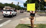 Một thành phố Mỹ bị kiện vì cấm phụ nữ để ngực trần