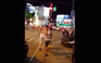 Hai ông Tây 'rỗi hơi' điều tiết giao thông vui nhộn ở trung tâm Sài Gòn