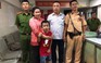 Mừng tuyển Việt Nam thắng Malaysia, cậu bé 7 tuổi đi lạc