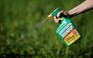 Hàng ngàn người kiện Monsanto bán thuốc diệt cỏ gây ung thư