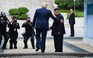 Khoảnh khắc Tổng thống Trump ‘bước chân vào lãnh thổ Triều Tiên’
