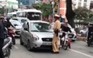Nữ tài xế nhấn ga đẩy Cảnh sát giao thông: Xe hết hạn đăng kiểm nhiều tháng