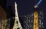 Tháp Eiffel lộng lẫy mùa lễ hội