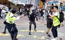 Cảnh sát Hồng Kông nổ súng vào người tấn công