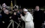 Giáo hoàng xin lỗi vì đánh vào tay người phụ nữ trong ngày đầu năm