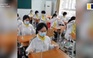 Tấm kính gấp gây sốt mạng trong giờ ăn của học sinh Trung Quốc