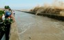 Kè biển Bạc Liêu sạt lở nghiêm trọng, di dời gấp hàng chục hộ dân