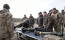 Xem Ukraine sẵn sàng xe tăng, tên lửa vác vai giữa căng thẳng với Nga