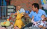 [VIDEO] Người cha bị 'nghi oan' mướn trẻ con tàn tật để kiếm tiền ở Sài Gòn