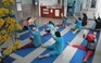 Dạy yoga cho bệnh nhân ung thư