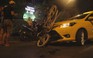 Xe máy chổng ngược sau tai nạn với taxi