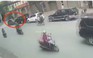 [VIDEO] 'Xe điên' lao thẳng vào người đi đường và ô tô ở Hà Nội
