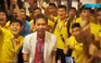 HLV Hoàng Anh Tuấn cùng U19 Việt Nam vui mừng sau khi giành vé vào World Cup U20