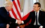 Cái siết tay 'quá chặt' của tổng thống Pháp-Mỹ