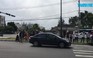 Honda Civic tông văng người cha đang chở con gái lớp 10 đi học về