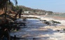 Kinh hoàng sóng biển trên 6m đánh sập nhiều nhà kiên cố và dừa lão