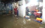 Người Sài Gòn chật vật trong đêm ngập lụt vì triều cường đạt đỉnh