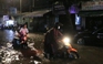 Xe máy, ô tô chết máy hàng loạt trong đêm ở Thảo Điền sau mưa lớn