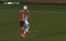 Kinh hoàng: Cận cảnh va chạm khiến cầu thủ Ý hôn mê ngay trên sân