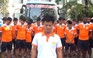 HLV Nguyễn Văn Sỹ cúi đầu xin lỗi sau sự cố pháo sáng