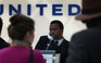 Vụ United Airlines kéo hành khách khỏi máy bay: Ai cũng có thể trở thành nạn nhân
