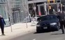 Cảnh sát Canada được khen vì bình tĩnh đối đầu kẻ đâm xe hàng loạt có súng