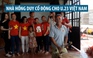 Cha của Nguyễn Phong Hồng Duy gõ trống cổ động cho U.23 Việt Nam