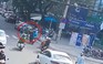 Cú va chạm khiến 2 cảnh sát trên ngã nhào trên đường phố Đà Nẵng