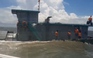 Cứu 5 thuyền viên trên tàu chở đá vôi bị chìm ở cửa sông Văn Úc