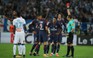 CĐV Marseille tấn công Neymar