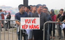 Không còn cảnh chen lấn phản cảm khi mua vé xem Việt Nam thi đấu
