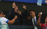 CĐV Argentina ngán ngẩm "cậu bé vàng" Maradona