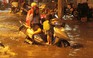 Dân mạng 'khóc ròng' trên Facebook vì trận mưa ngập khắp Sài Gòn