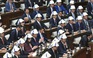 Lạ mắt nón bảo hiểm xếp lại được dành cho nghị sĩ Nhật đối phó động đất