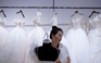 'Thủ phủ váy cưới' Trung Quốc ế ẩm khi nhiều đôi hoãn cưới xin vì Covid-19
