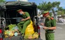Công an TP.Đà Nẵng mướt mồ hôi bán hàng không lợi nhuận và giao hàng miễn phí cho dân