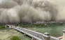 Bão cát 'nuốt chửng' thành phố Trung Quốc như trong phim tận thế
