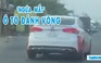 Dân mạng phẫn nộ tài xế lái ô tô đánh võng, ‘trêu ngươi’ xe phía sau