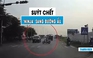 ‘Bó tay’ nữ ninja lao xe máy sang đường, suýt gây tai nạn