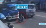 ‘Ninja’ suýt mất mạng vì đứng trước đầu xe tải: Lỗi tại ai?