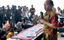 Ung thư giai đoạn cuối, phát ngôn viên Indonesia vẫn làm việc hết mình sau thảm họa