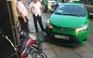 'Tài xế taxi tông văng cướp như phim hành động' có sai luật?