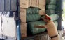 Bắt xe tải chở 10.000 sản phẩm nội y nghi nhập từ Trung Quốc